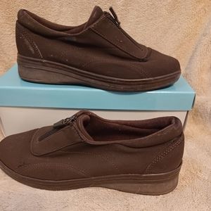 Grasshoppers Size 7.5 Brown Loafers